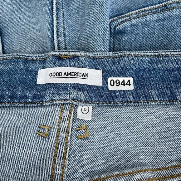 Good American Blue Curve 3" In Denim Shorts Stretch Distressed Raw Hem Women 22 - Picture 7 of 16